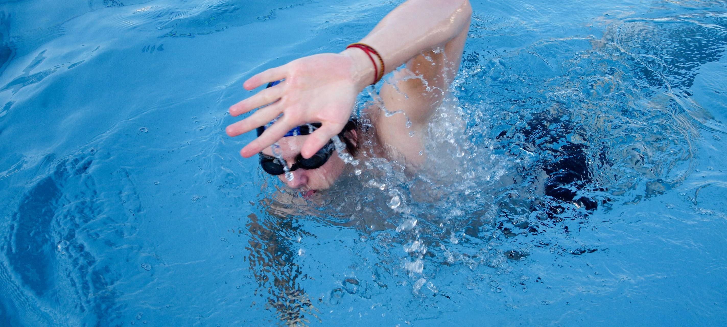 Extremschwimmerin startet 200-Kilometer-Tour von Frankfurt