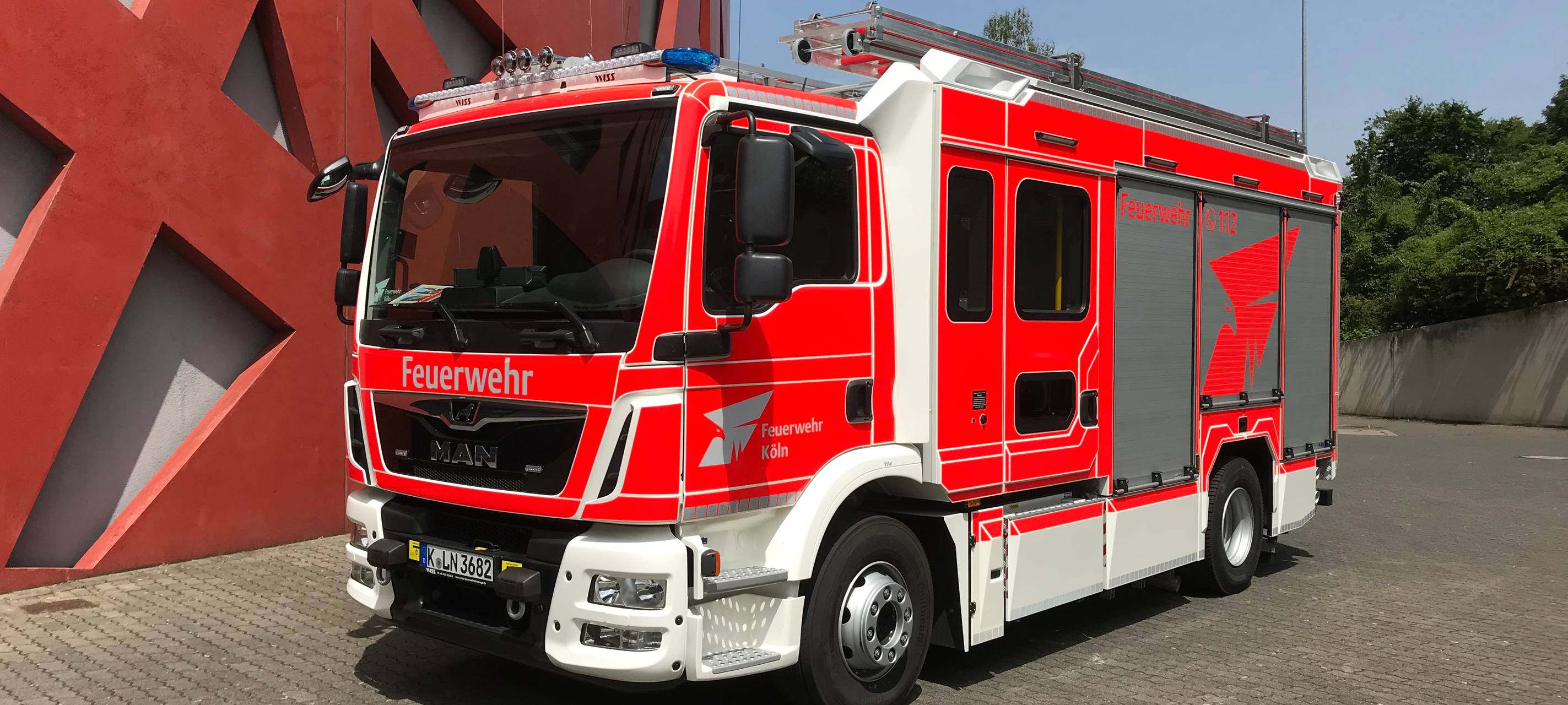 Feuer in Werkstatt: Mehrere Autos brannten
