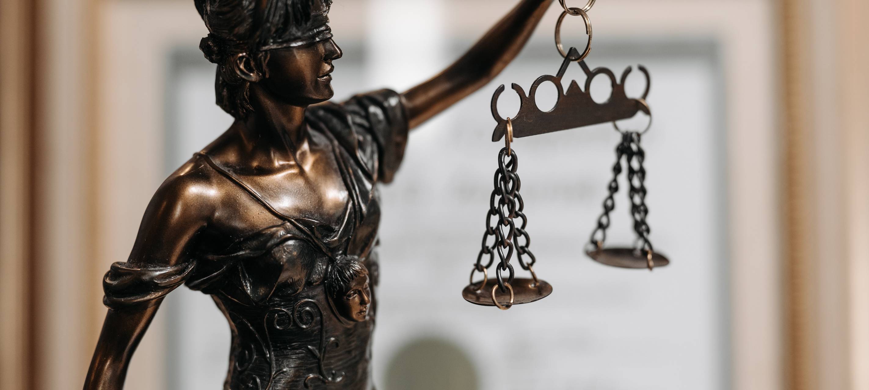 Längere Haft für Kölner Lehrer wegen Sexualstraftaten