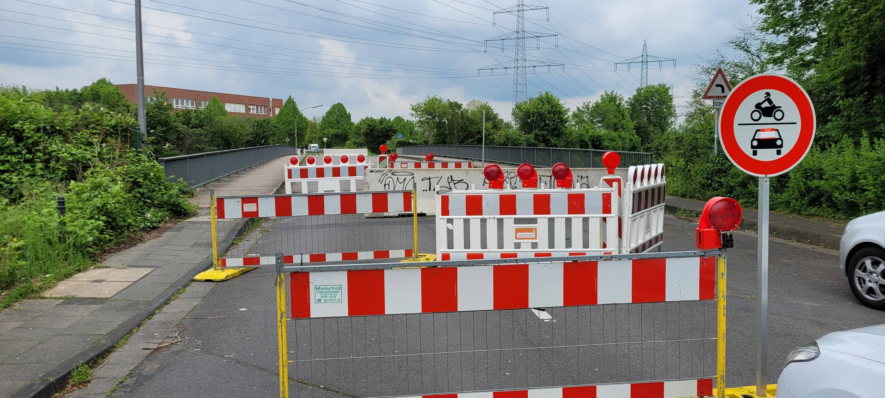 Vorbereitung für Brückenabriss in Höhenhaus