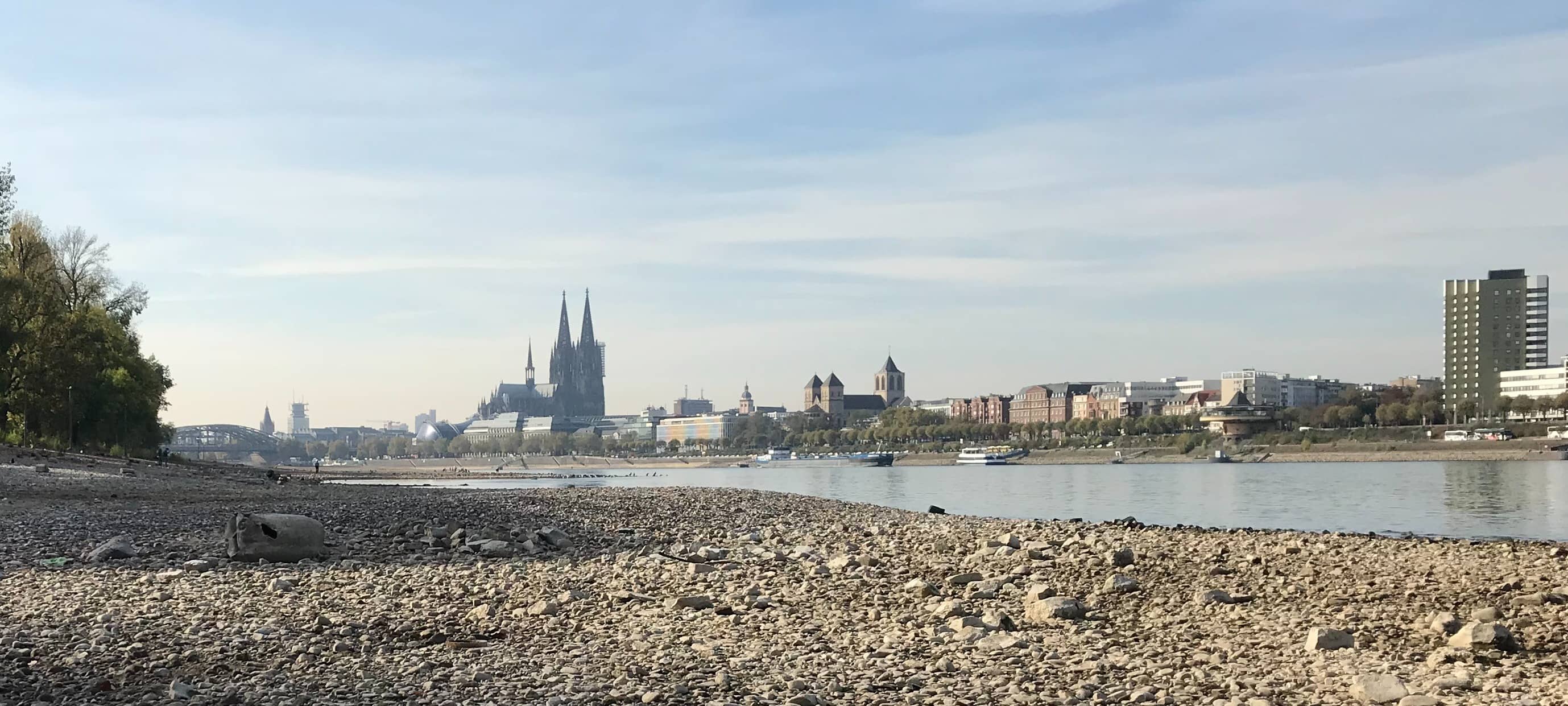 Rheinpegel war noch nie so niedrig