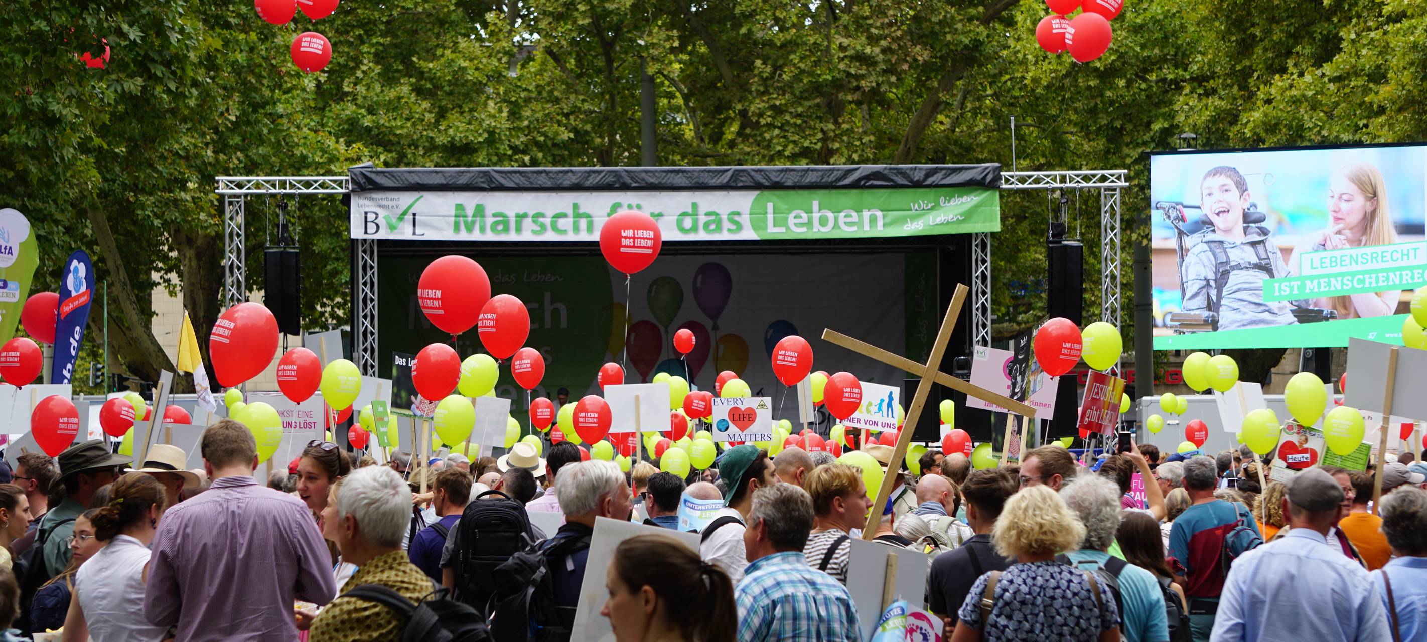 Rund 4.000 Menschen bei Demos in der Innenstadt