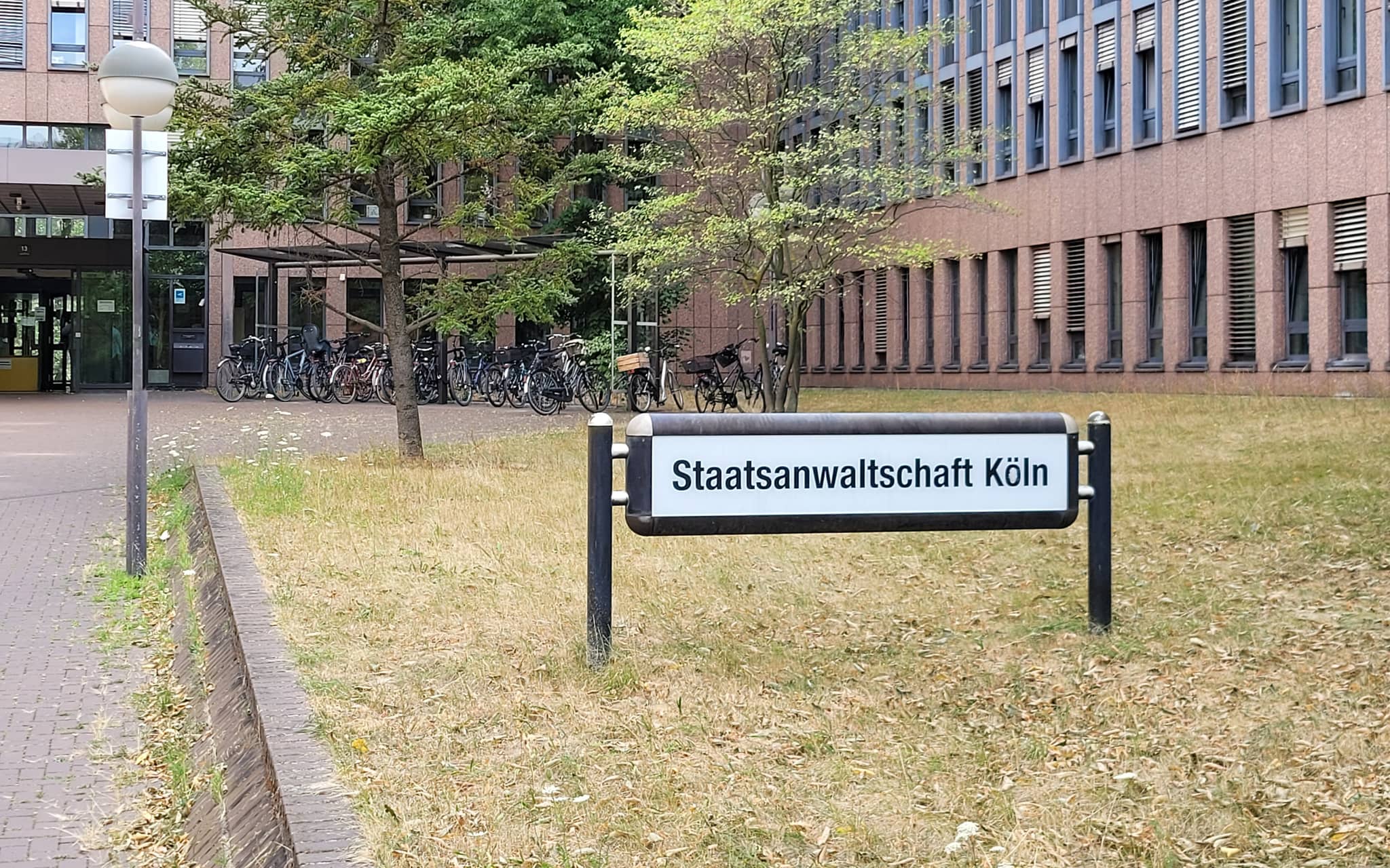 Kölner Wachtmeister soll mit Medikamenten gedealt haben
